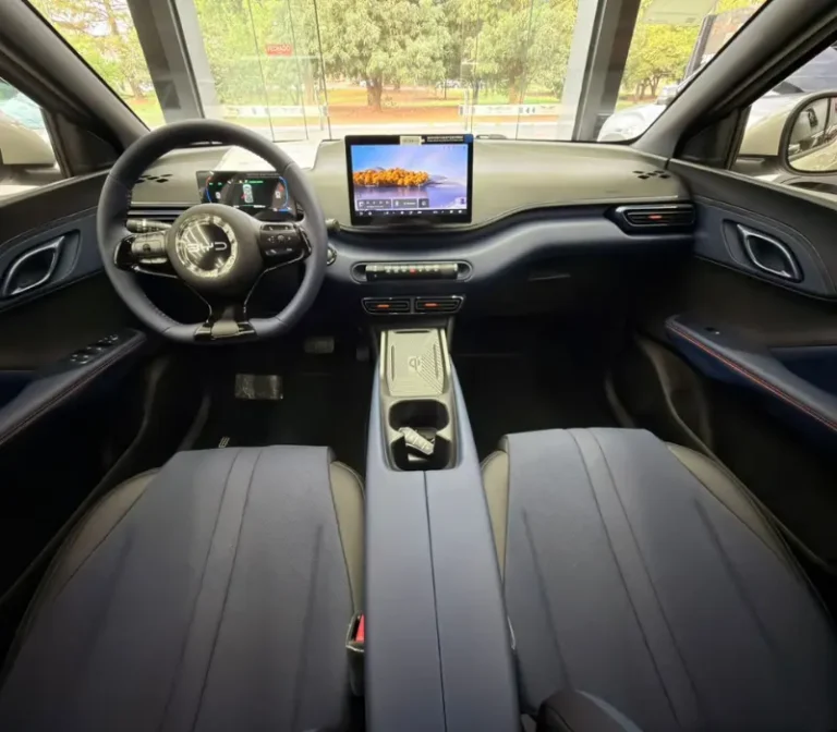 BYD_DOLPHIN MINI 38KW ELÉTRICO FOTO ÂNGULO INTERIOR