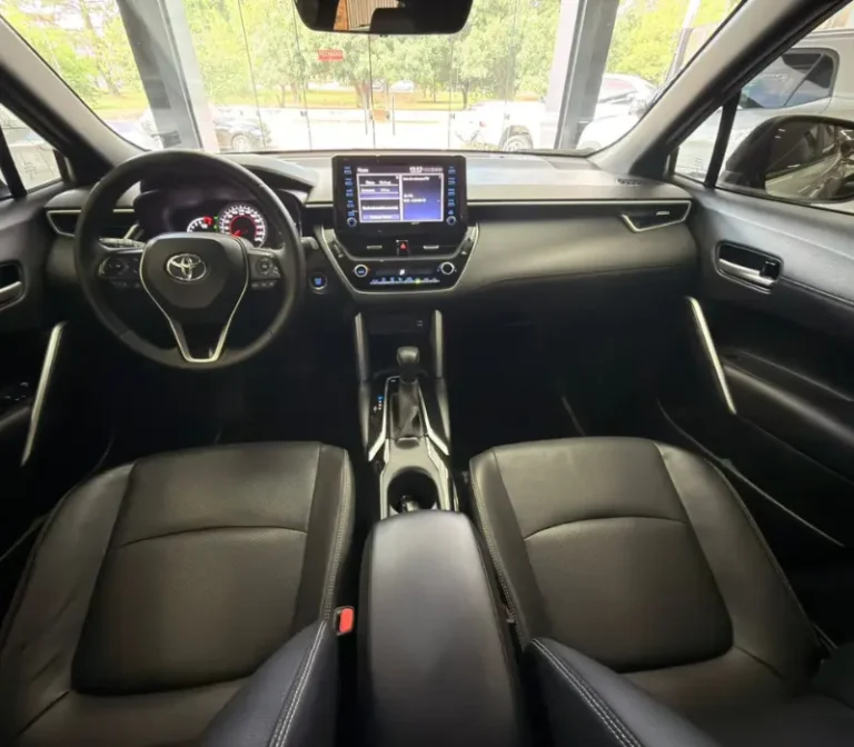 COROLLA CROSS 2.0 FOTO ÂNGULO INTERNO