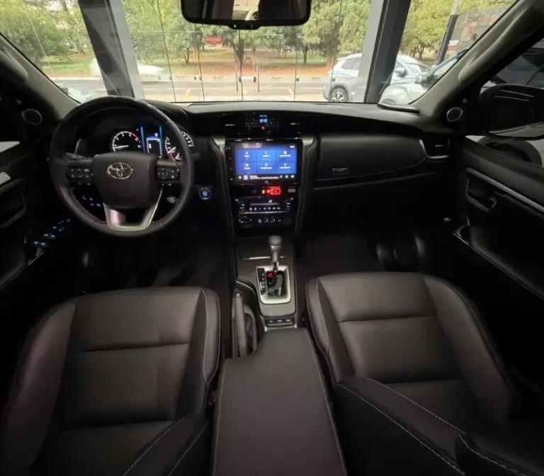 SW4 2.8 SRX PLATINUM 7L FOTO ÂNGULO INTERNO