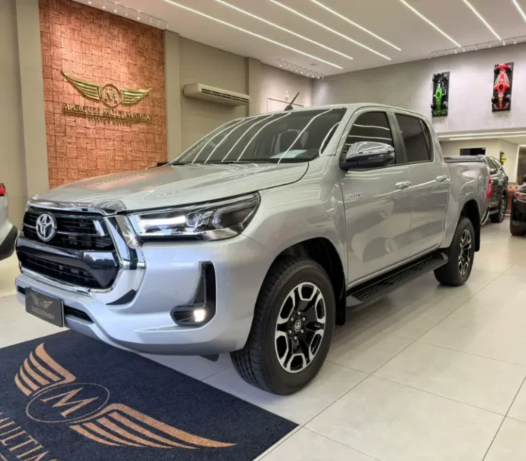 HILUX 2.8 SRV 4X4 DIESEL 20252025 FOTO ÂNGULO FRONTAL DIREITO