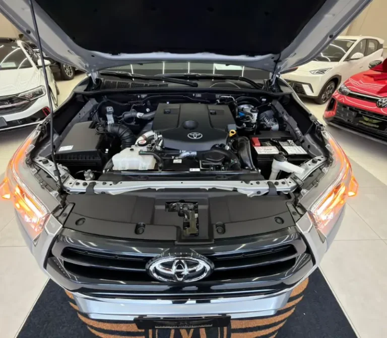 HILUX 2.8 SRV 4X4 DIESEL 2025_2025 FOTO ÂNGULO CAPÔ