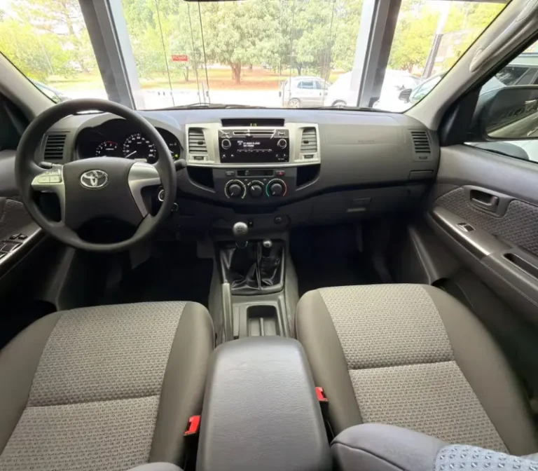 HILUX 3.0 SR DIESEL 4X4 MECÂNICA 2015_2015 Foto ângulo Interno