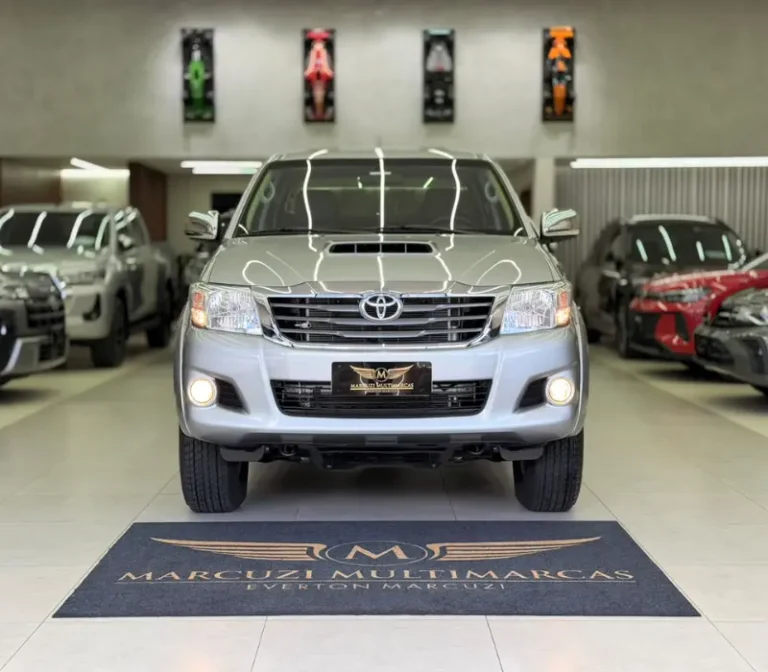 HILUX 3.0 SR DIESEL 4X4 MECÂNICA 2015_2015 Foto ângulo frontal